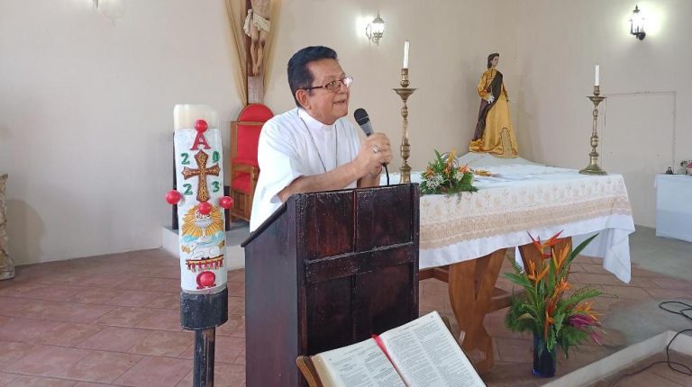 Obispo de San Fernando pide a todas las Comunidades realizar Novena al Espíritu Santo.